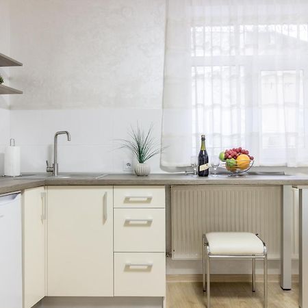 City Center Vip Studio Apartment ลวีฟ ภายนอก รูปภาพ