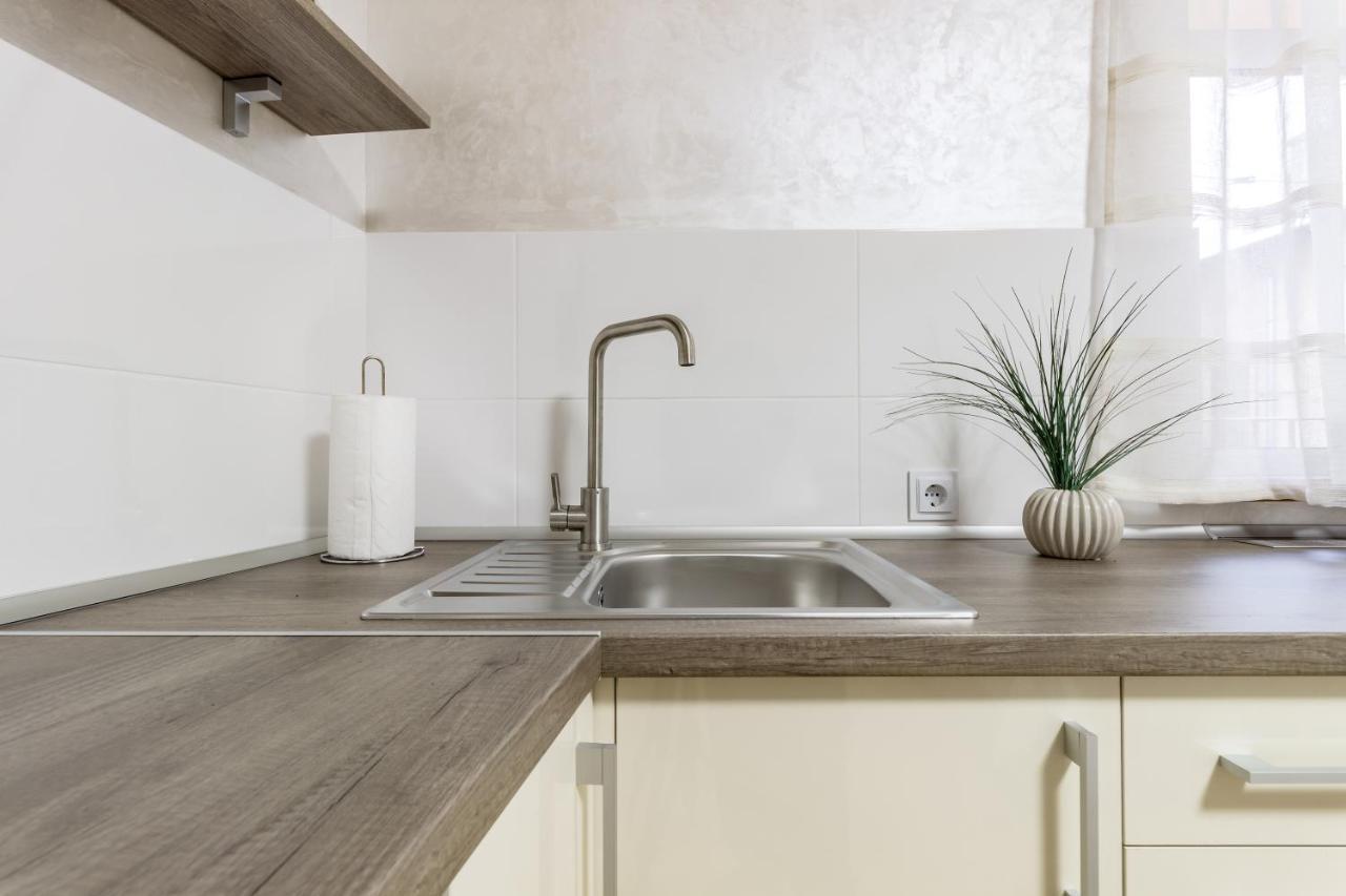 City Center Vip Studio Apartment ลวีฟ ภายนอก รูปภาพ